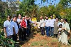 Shri Tejeshwar Rao and Shri Dinakar Amin with GGGC group